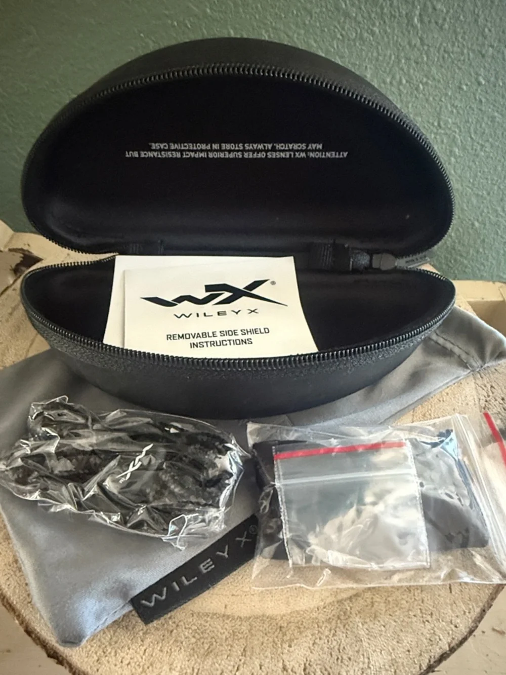 Wiley X Ovation Polarized sunglasses. - Picture 5 of 6